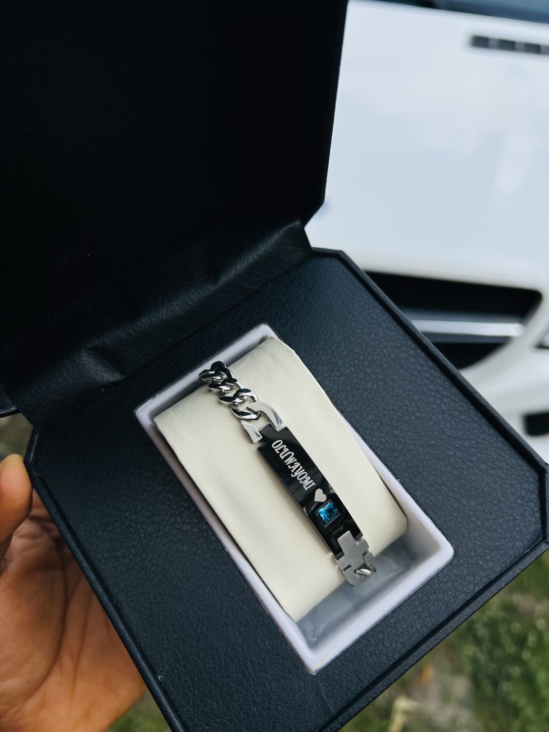 Engraved Spotify blue gemstone bracelet - Image 5