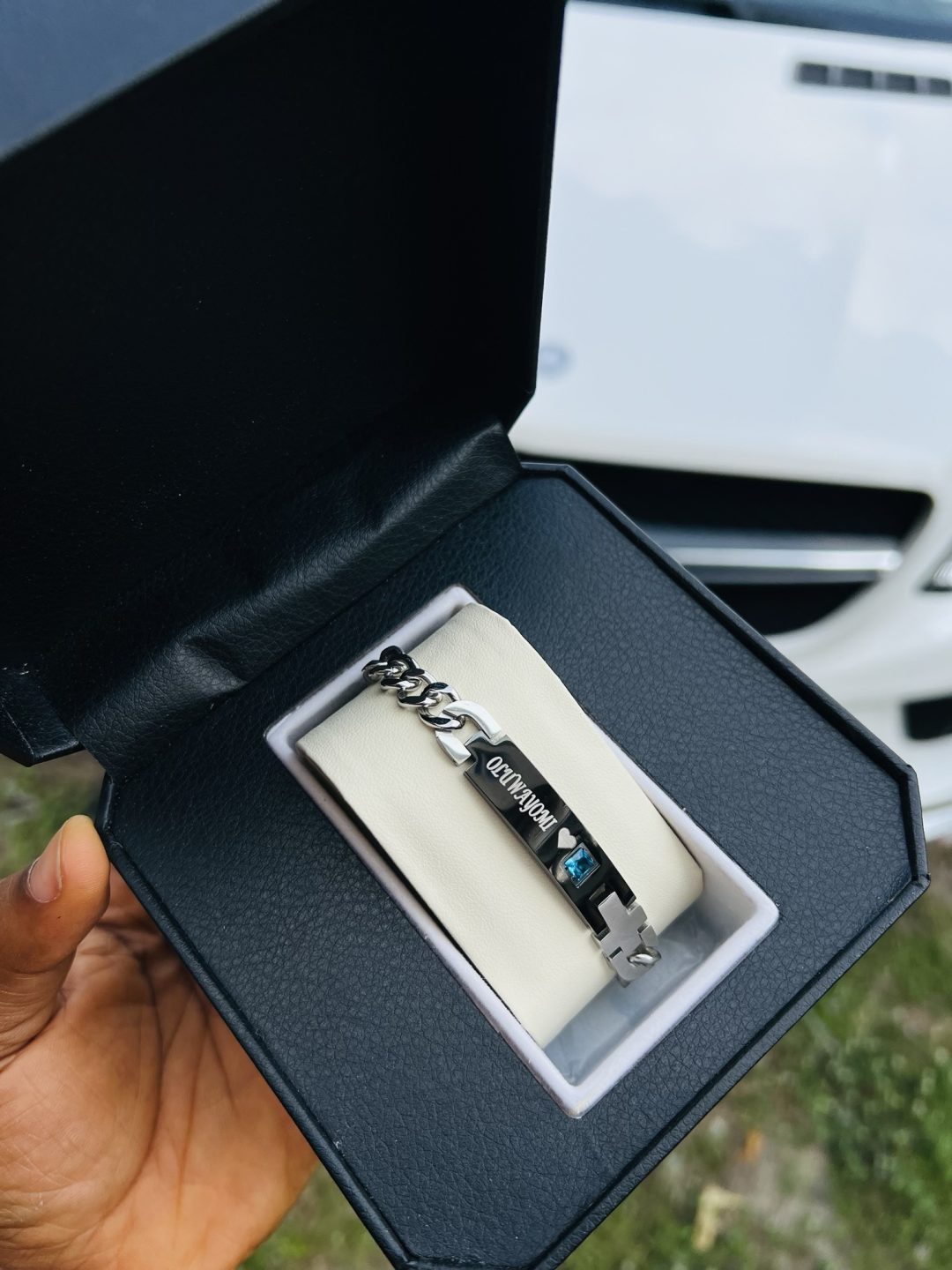 Engraved Spotify blue gemstone bracelet - Image 6