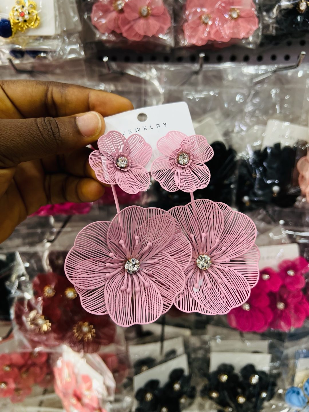 Peach flowery earring - Image 2
