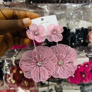 Peach flowery earring