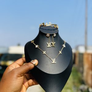 Designers Romanian gold jewelry set 005