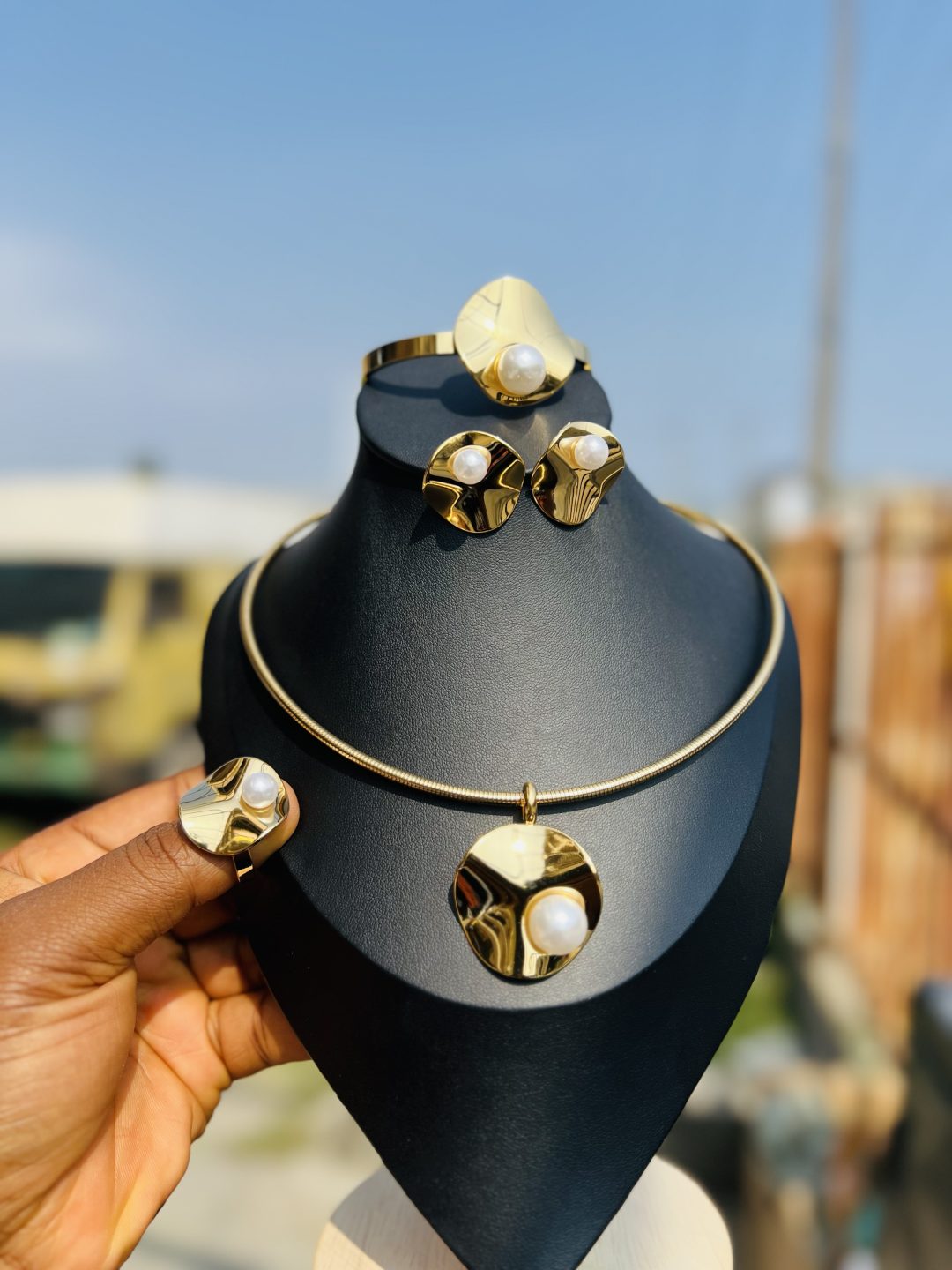 Romanian gold jewelry set 001