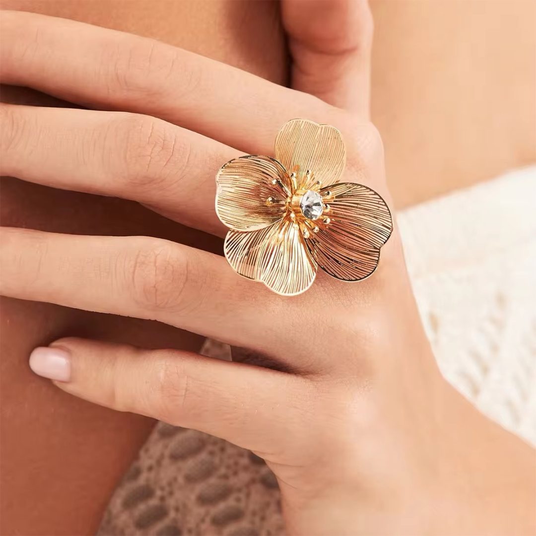 Amiga flower bracelet and ring set - Image 2