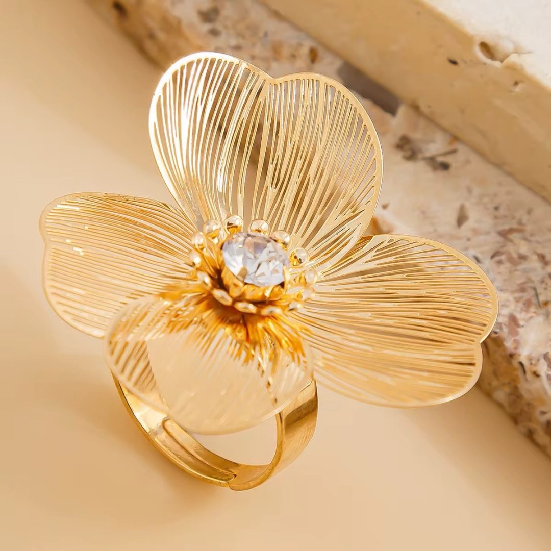 Amiga flower bracelet and ring set - Image 5