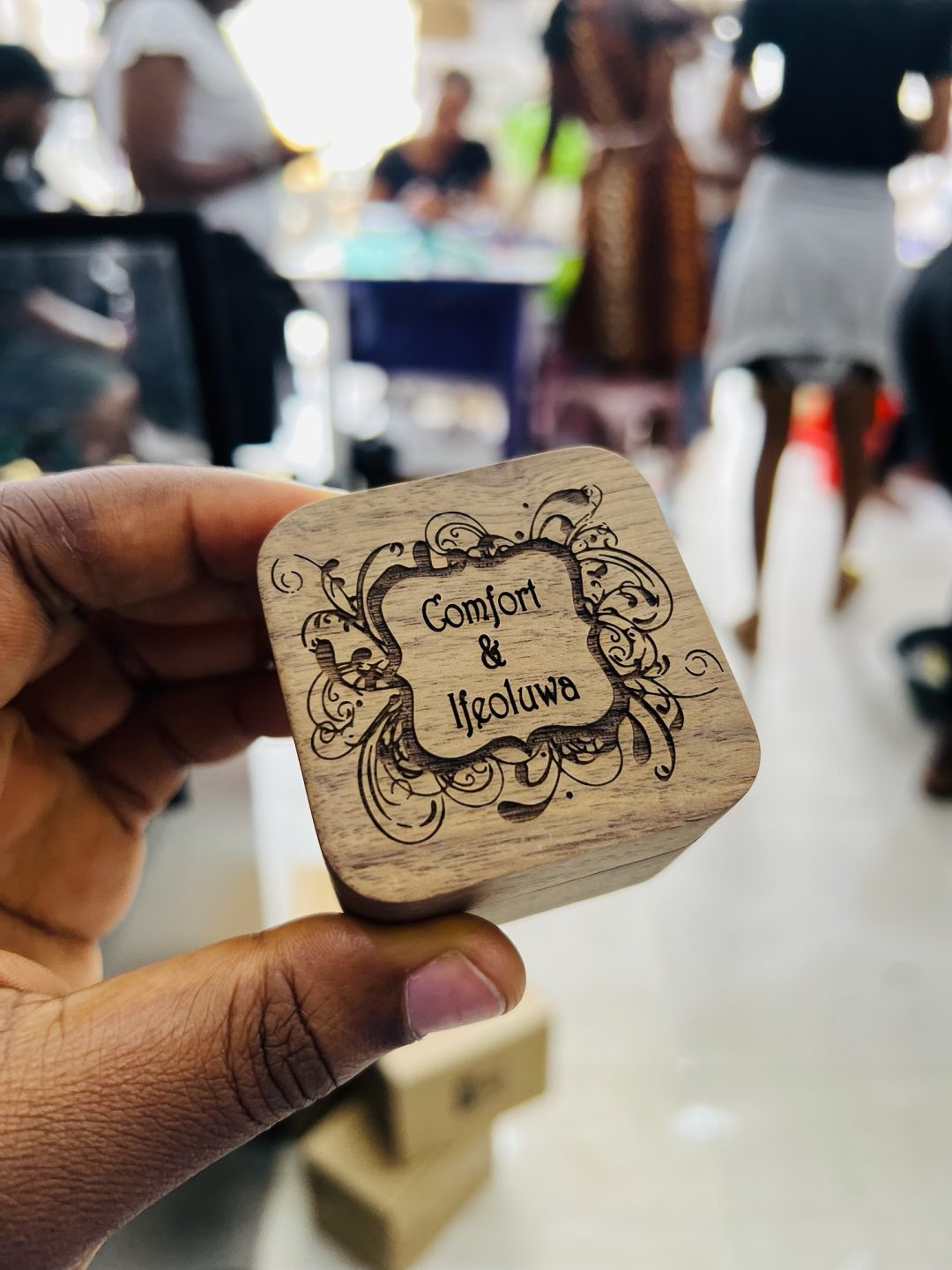 Engraved wooden ring box - Image 5