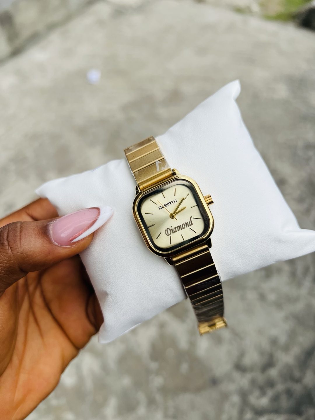 Engraved gold rebirth watch - Image 3