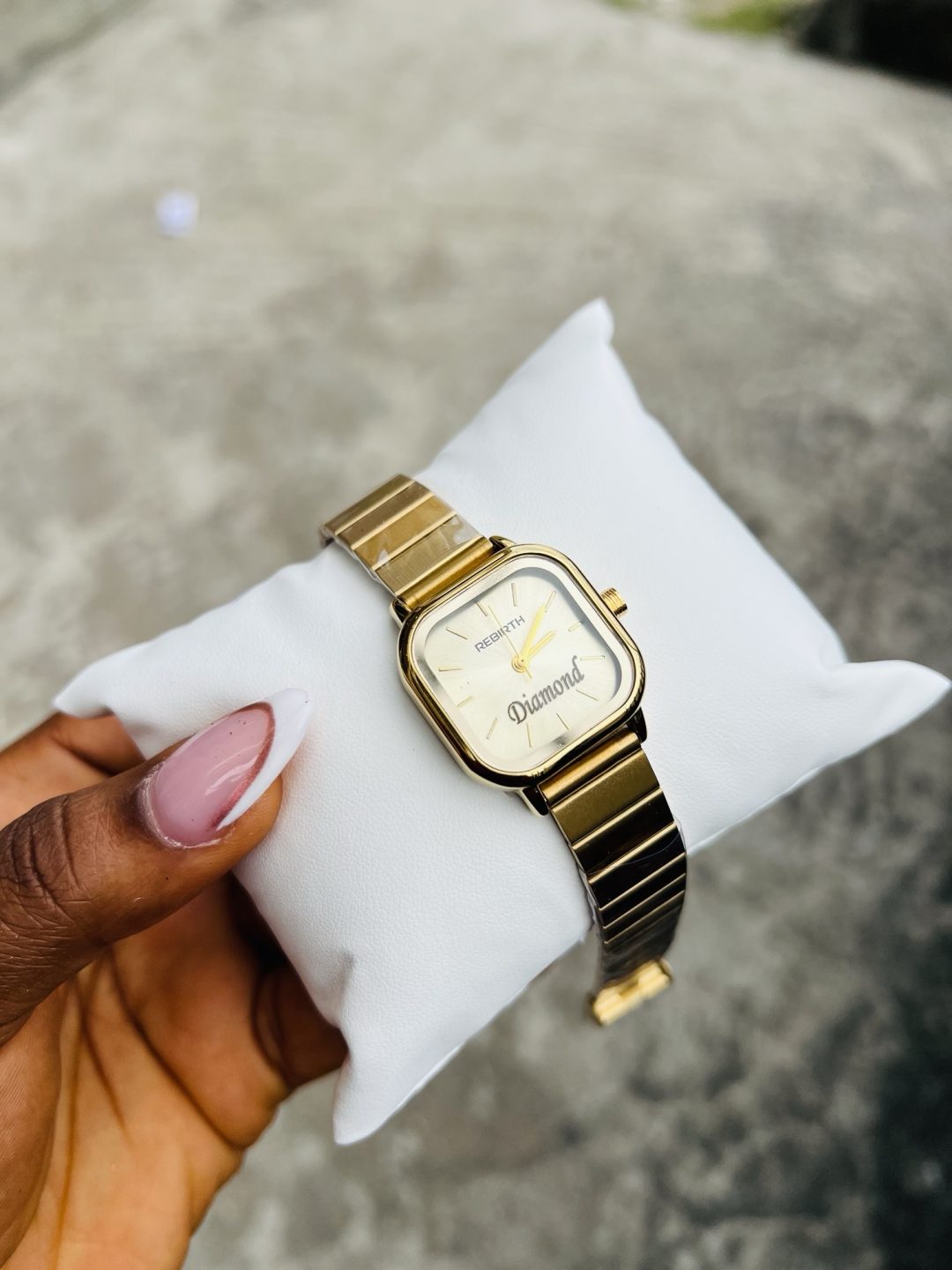 Engraved gold rebirth watch - Image 5