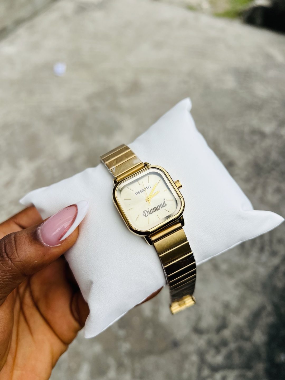 Engraved gold rebirth watch - Image 2
