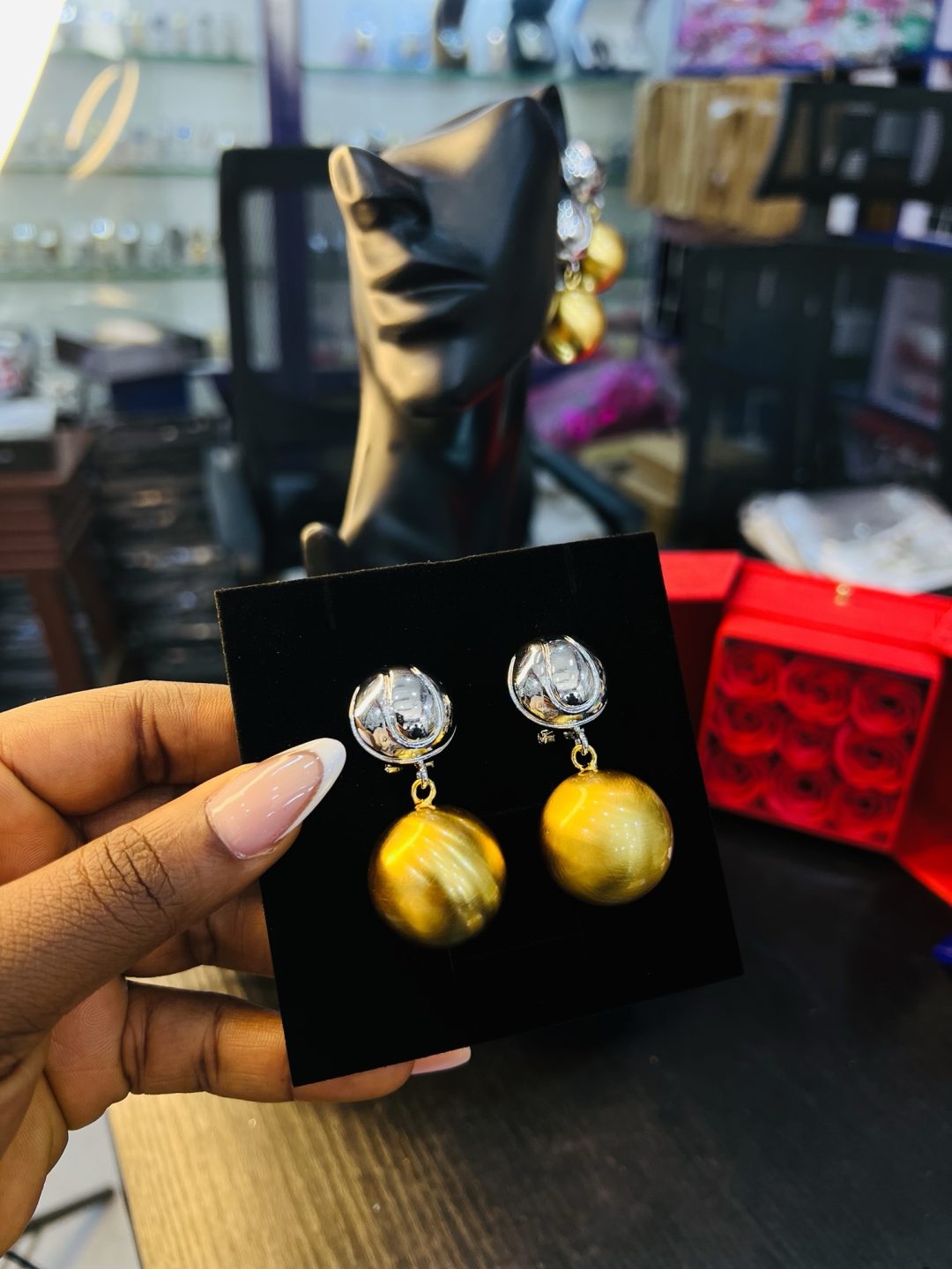 Sunnice gold earrings 004 - Image 3