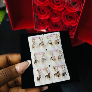 A pair of Xuping earrings 001