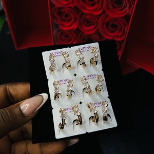 A pair of Xuping earrings 001