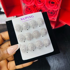 A pair of Xuping earrings 010