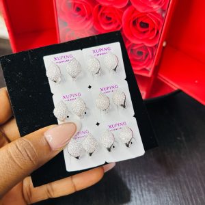A pair of Xuping earrings 016