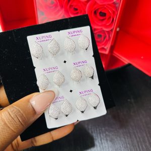 A pair of Xuping earrings 016