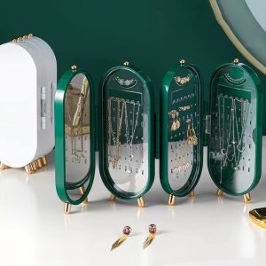 Green jewelry organizer