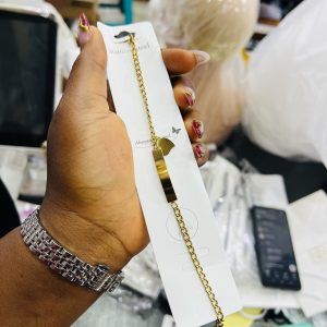 Engraved gold unique bracelet