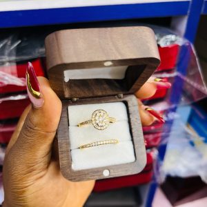 Oval wedding ring size 8