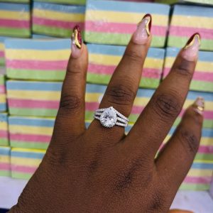 Short oval wedding ring size 8