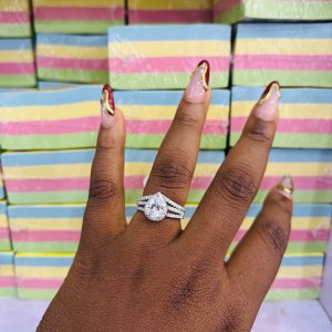 Short oval wedding ring size 9