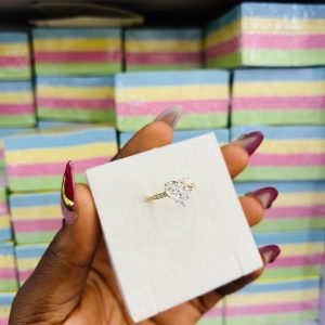 Criss cross gold ring adjustable