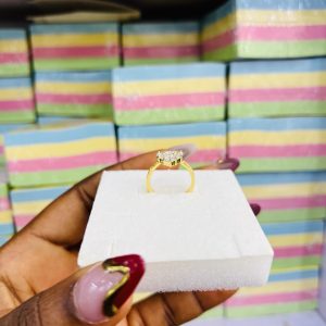 Criss cross gold ring adjustable