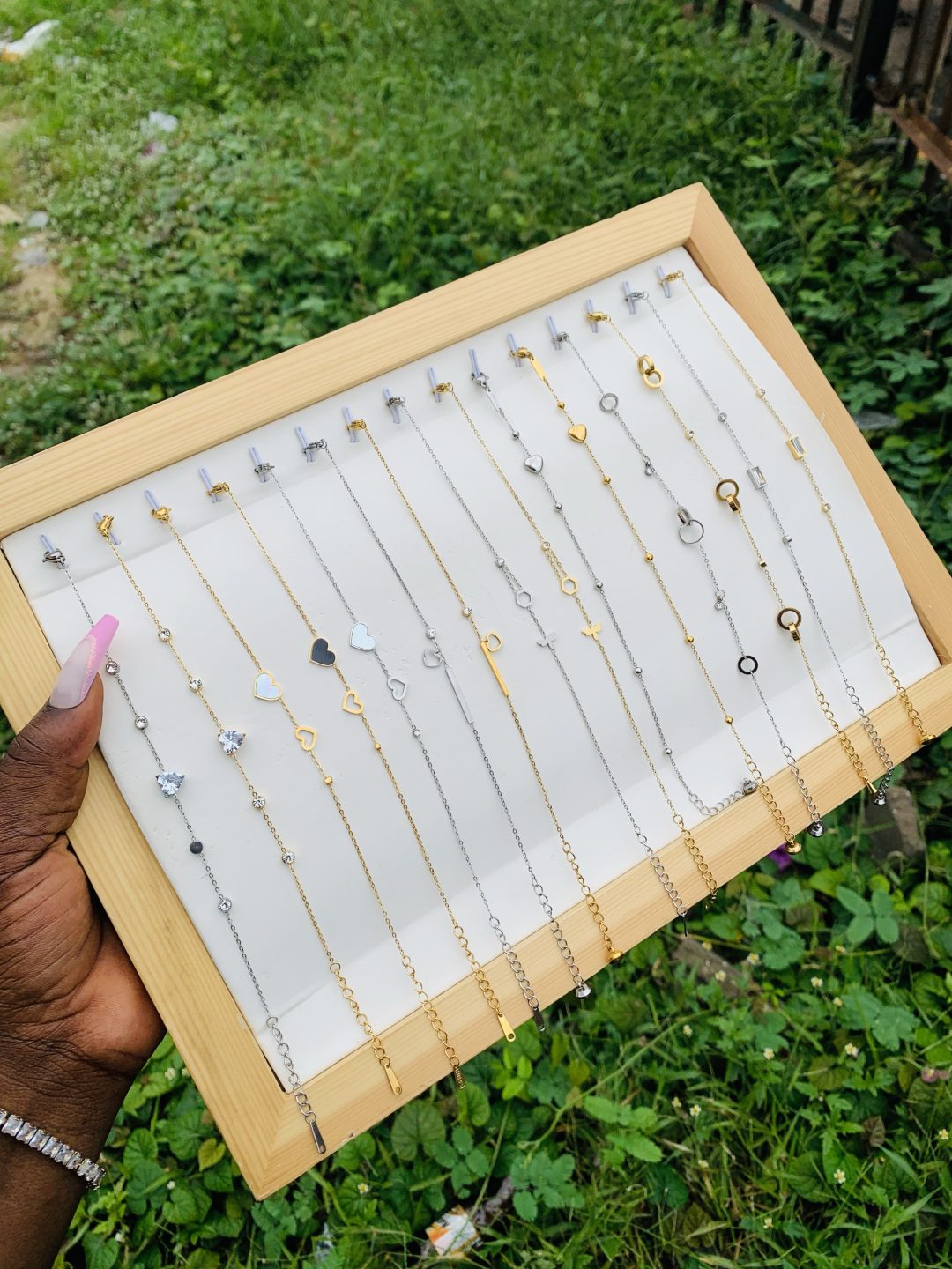A dozen of dainty bracelets (12pcs) - Image 4