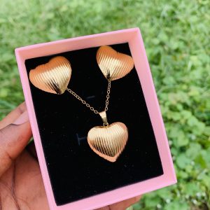 Luxury steel gold set comes with exact box 024