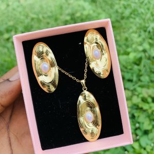 Luxury steel gold set comes with exact box 023