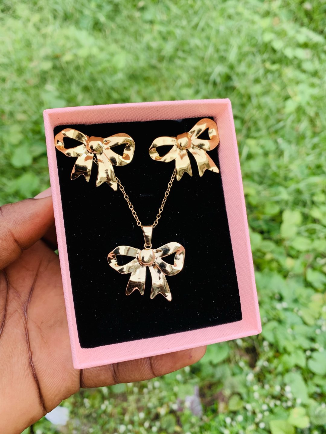 Luxury steel gold set comes with exact box 021