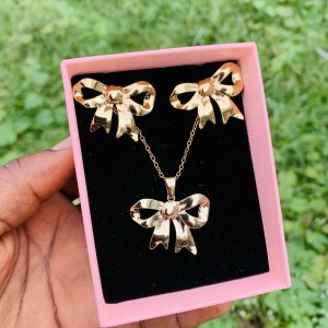 Luxury steel gold set comes with exact box 021