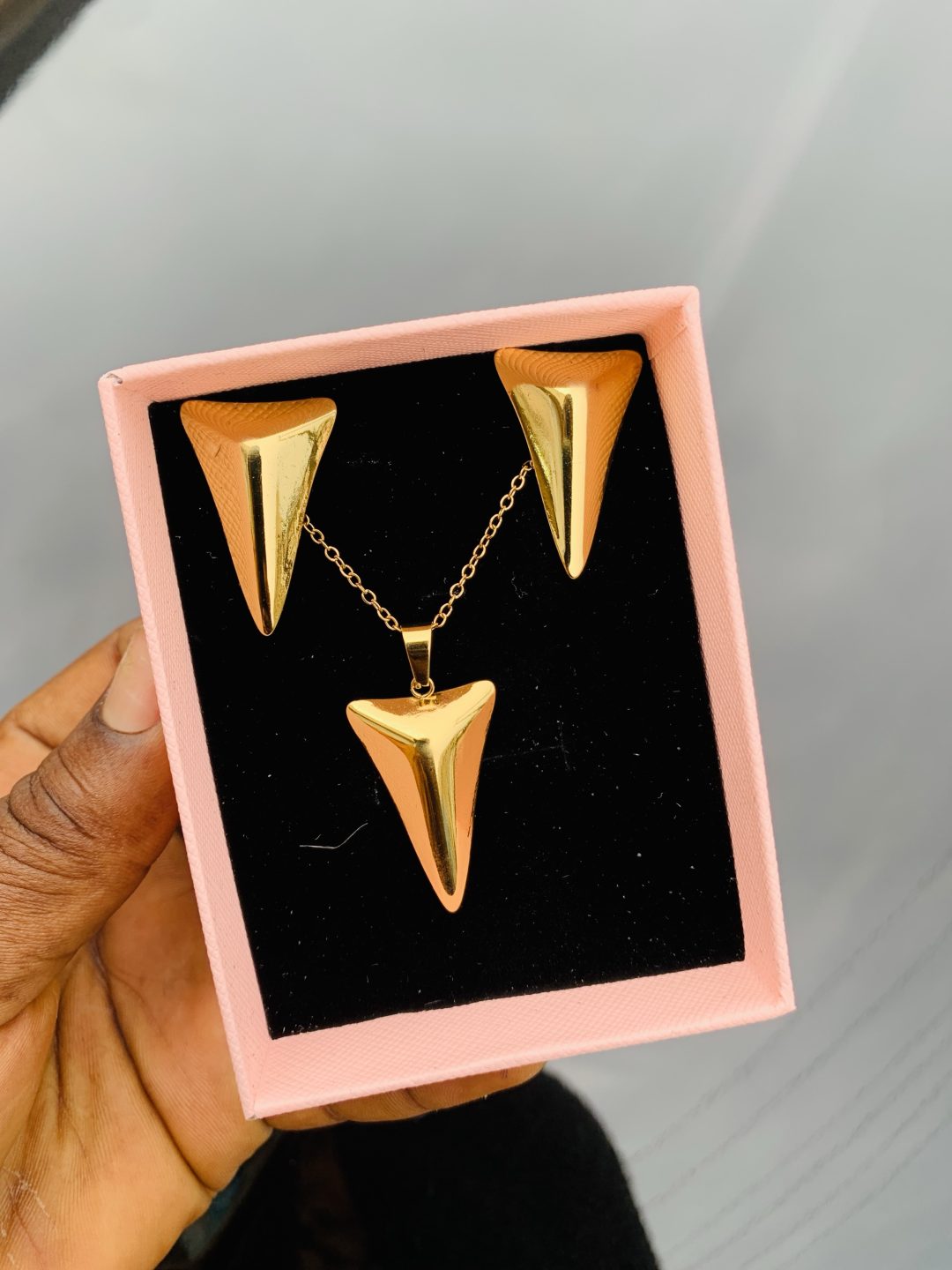 Luxury steel gold set comes with exact box 020
