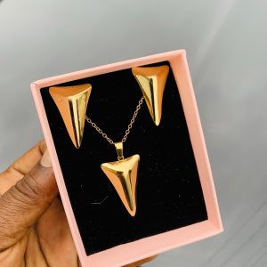 Luxury steel gold set comes with exact box 020