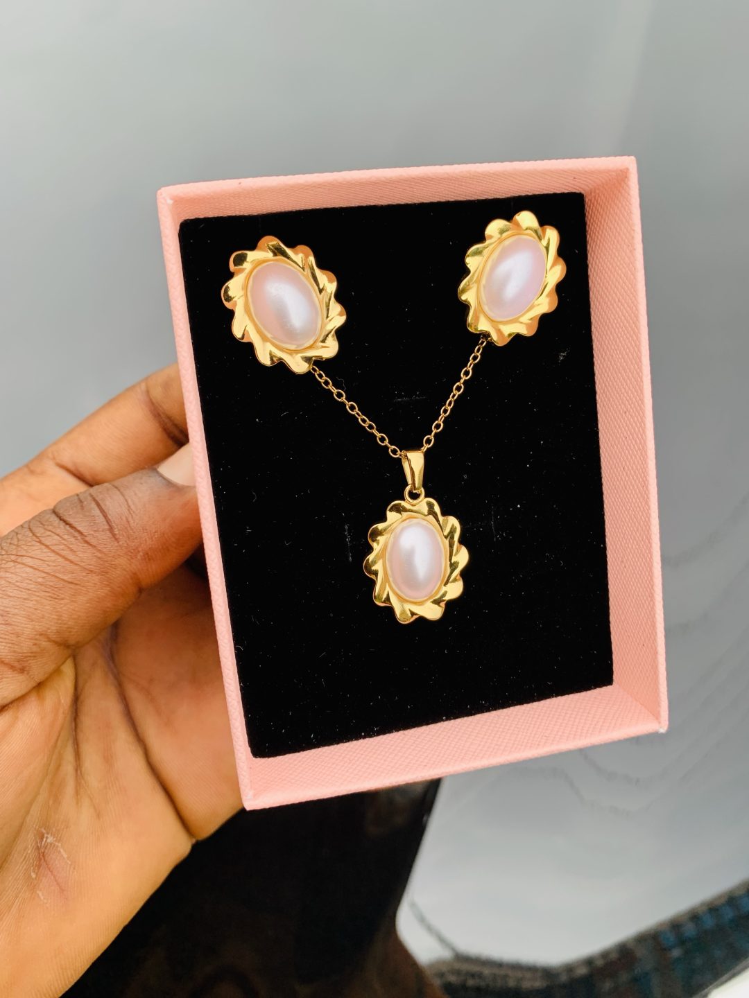 Luxury steel gold set comes with exact box 019
