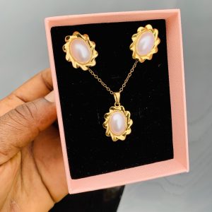 Luxury steel gold set comes with exact box 019