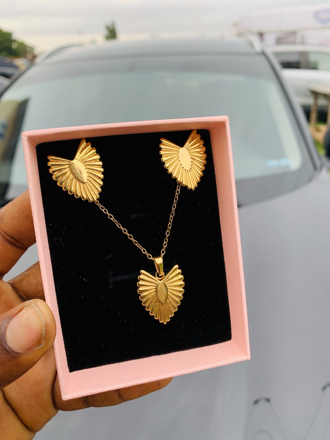 Luxury steel gold set comes with exact box 017 - Image 2