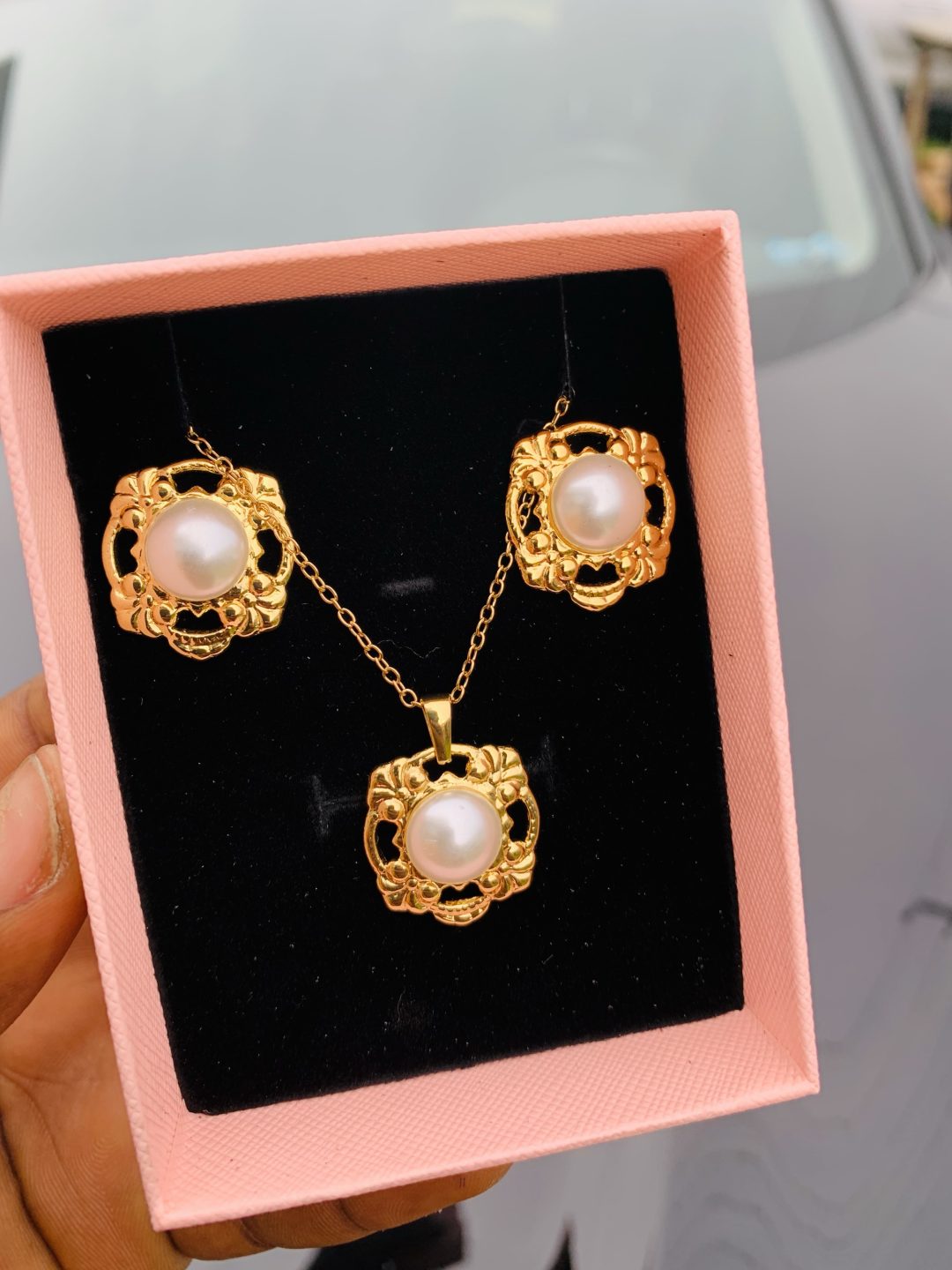 Luxury steel gold set comes with exact box 016