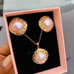 Luxury steel gold set comes in exact box 015
