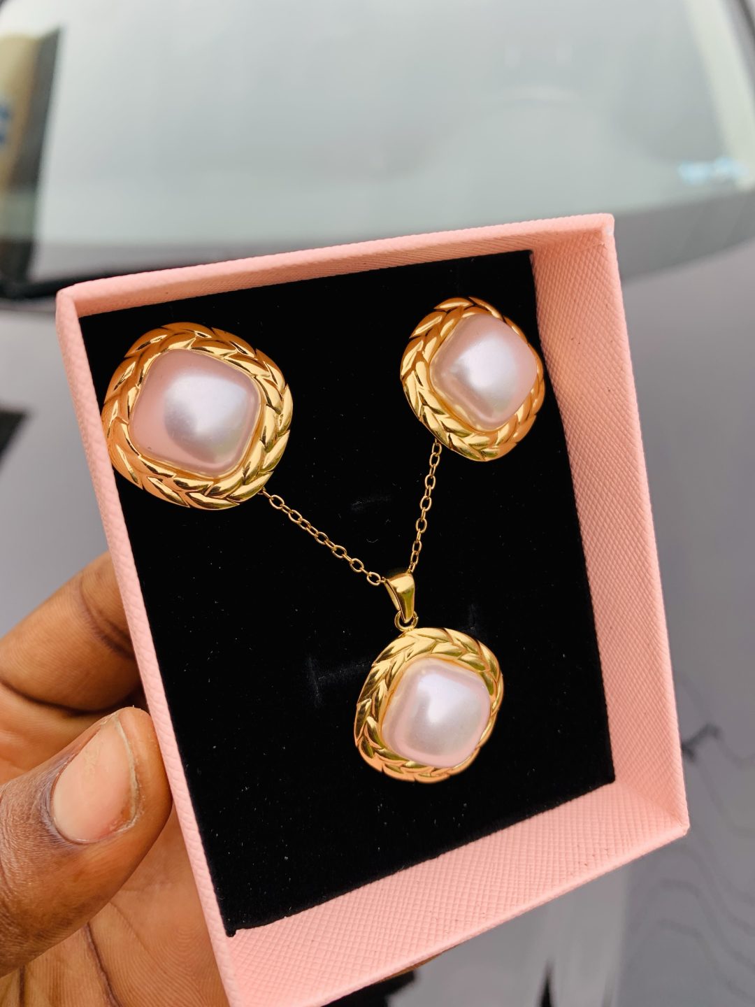 Luxury steel gold set comes in exact box 015 - Image 2