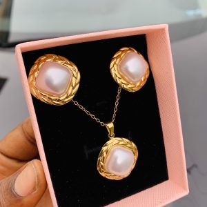 Luxury steel gold set comes in exact box 015