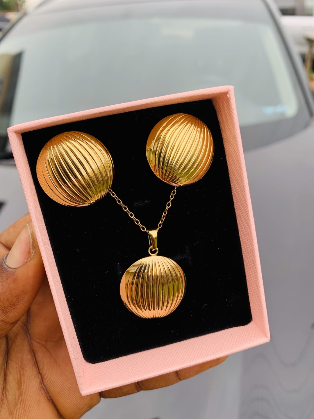 Luxury steel gold set comes with exact box 014 - Image 2