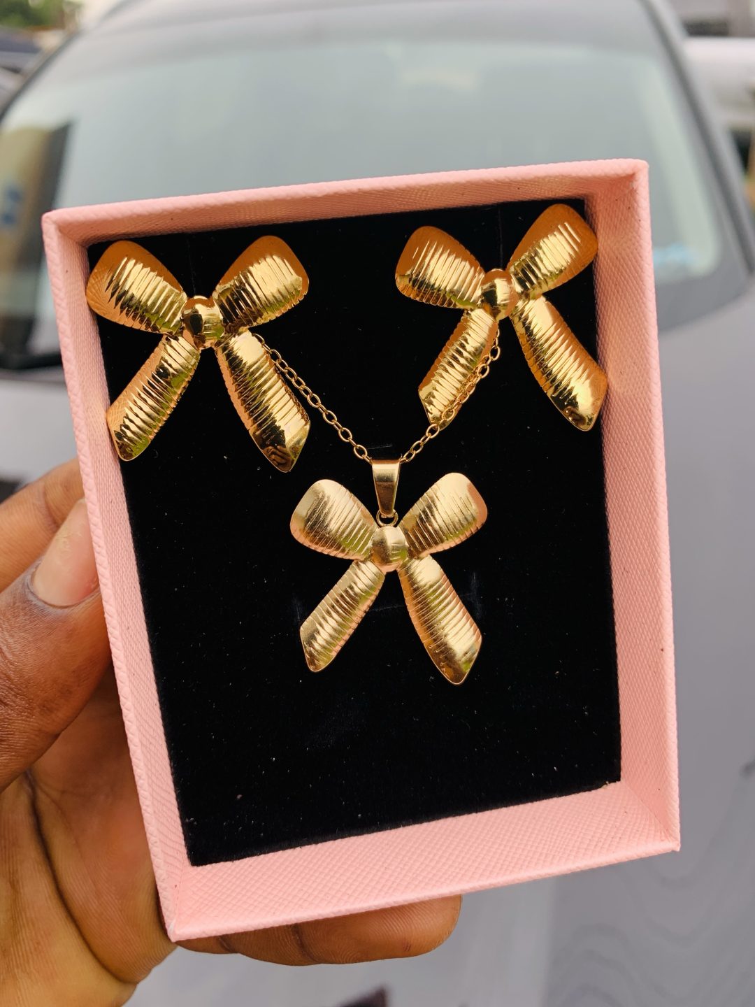 Luxury steel gold set comes with exact box 013