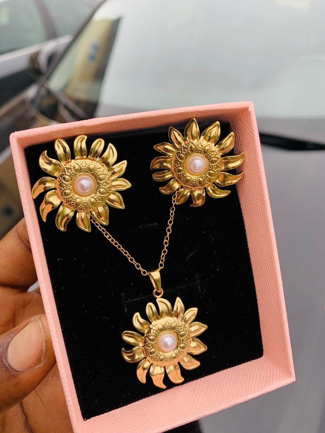 Luxury steel gold set comes with exact box 011 - Image 2