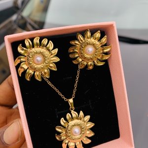 Luxury steel gold set comes with exact box 011