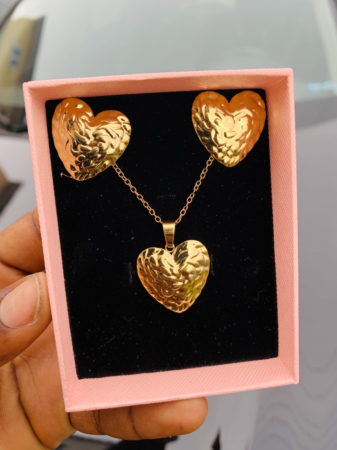 Luxury steel gold set comes with exact box 010