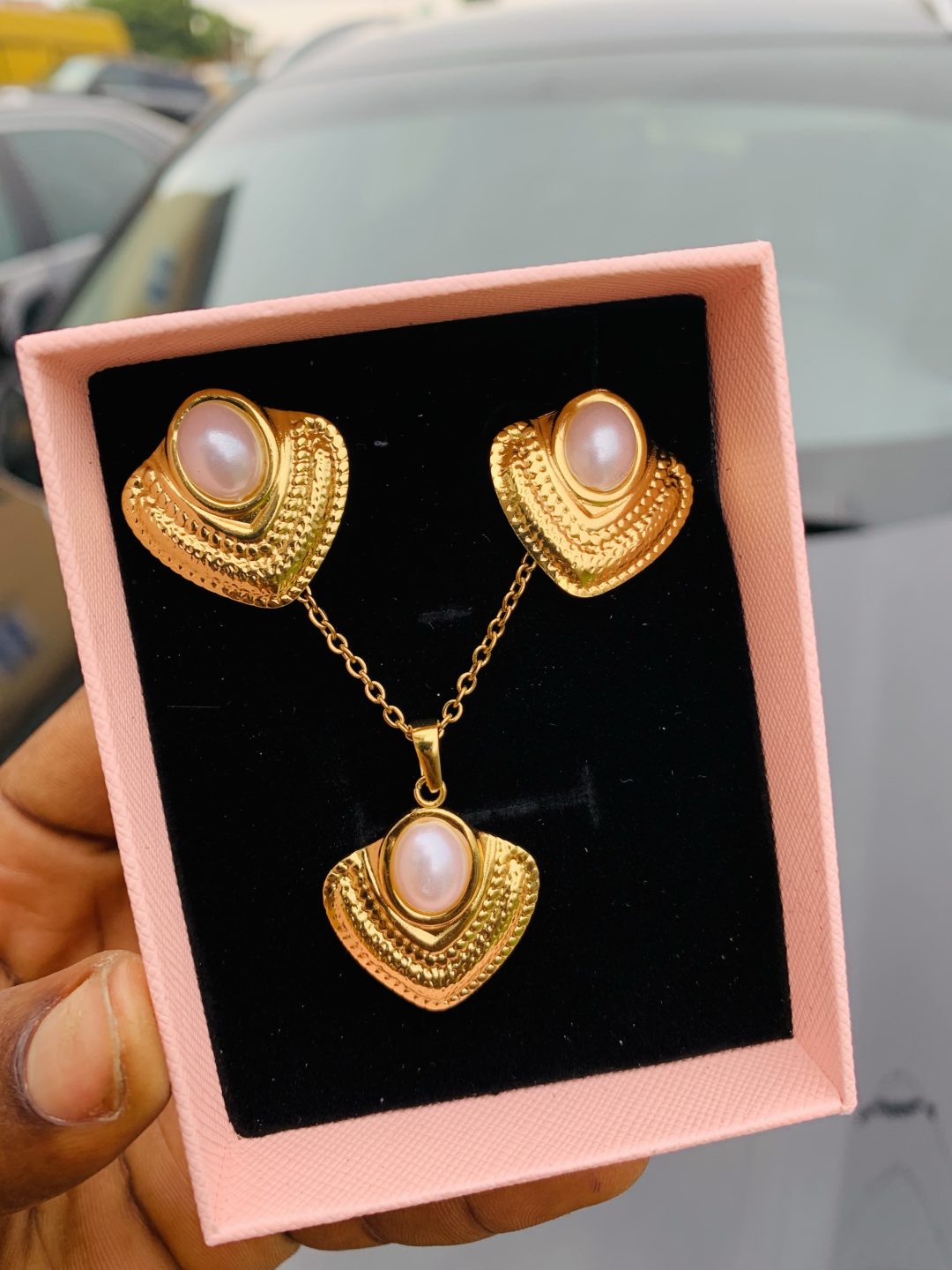 Luxury steel gold set comes with exact box 009