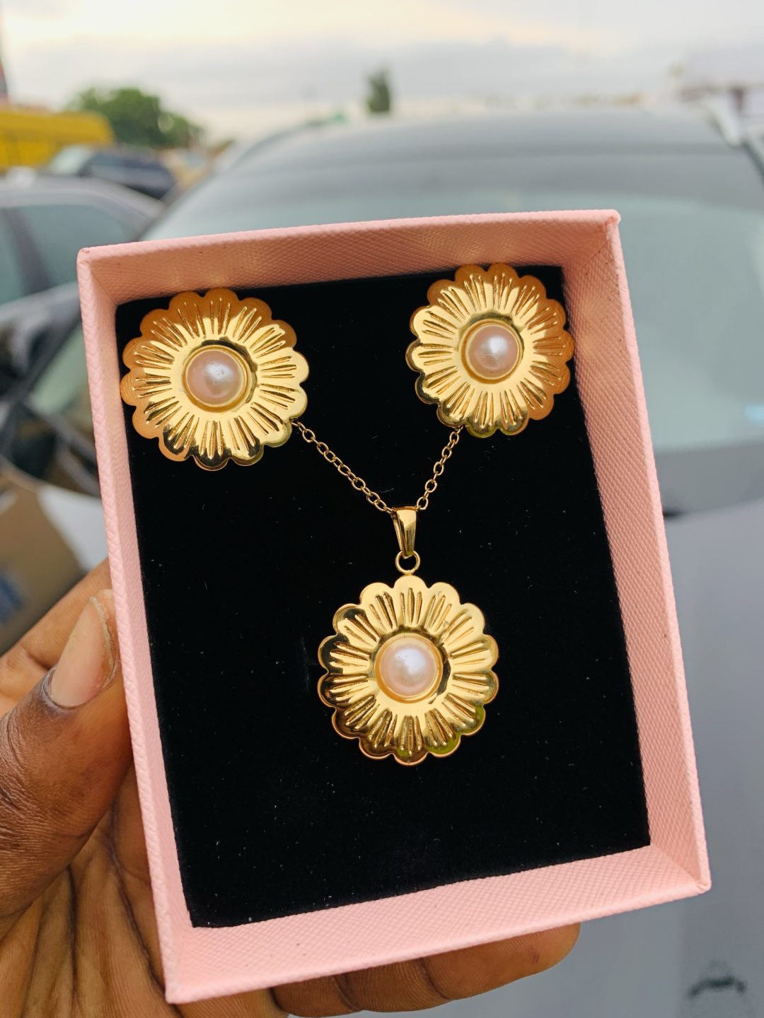 Luxury steel gold set comes in exact box 006