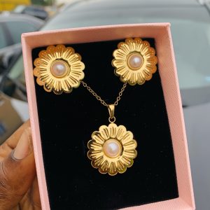 Luxury steel gold set comes in exact box 006