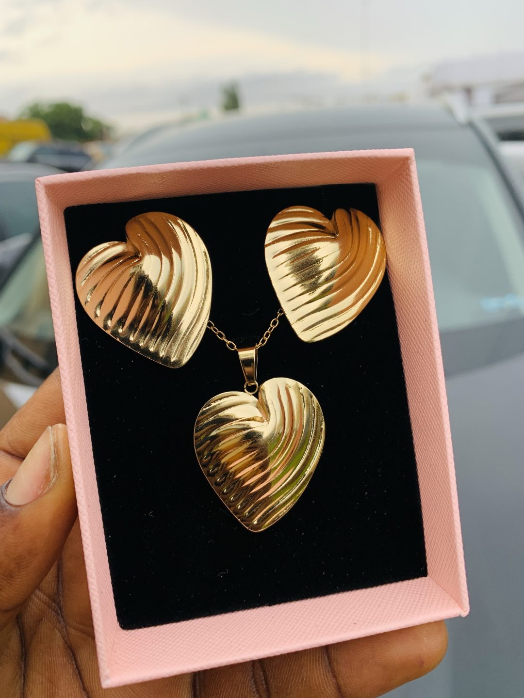 Luxury steel gold set comes with exact box 003
