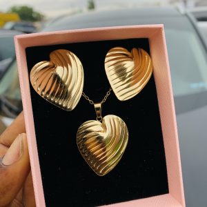 Luxury steel gold set comes with exact box 003