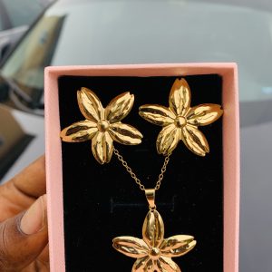 Luxury steel gold set comes with exact box 002